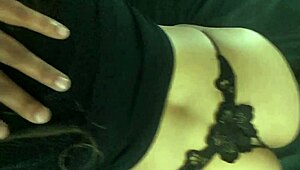 Jeg bliver så våd af at suge min nabos pik