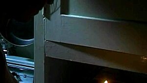 i'm watching this sexy nude bath girl in silent screamplay 2