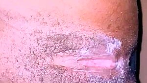 King Afrobang Mostra Habilidades Solo em Clipe Caseiro Africano