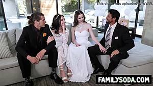 Maagdelijke stiefdochters worden geneukt door stiefvaders in wilde pre-trouw orgie