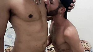 FUDENDO COM O CASAL IN MATURE GAY TEEN MASTURBATION SCENE