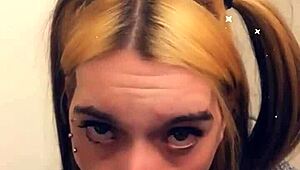 pretty tranny wants to suck you off with her toys on her knees