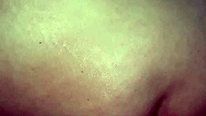 o rabo da loira desabrocha porque ela gosta de sentar até o fundo no brinquedo 😏