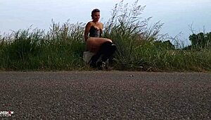 Shooting bold porn by the roadside outdoors