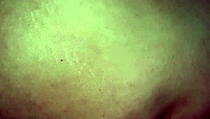 o rabo da loira desabrocha porque ela gosta de sentar até o fundo no brinquedo 😏