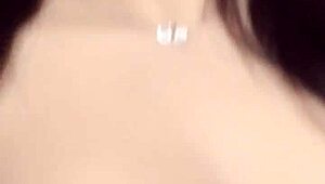 Эй, ты бы трахнул пышную секс-куклу Элси с её милым лицом и большими сиськами?