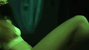 sexy webcam model masturbates to orgasm 😍