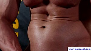 Sexy Jock Shows Off Ripped Bodybuilder Bod