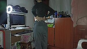 laura gets fucked hard while working on the vomcomputer, damn hot! 🔥