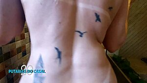 kongkek bilik air liar dengan punggung besar POV dan batang raksasa