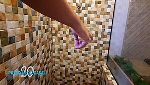 kongkek bilik air liar dengan punggung besar POV dan batang raksasa