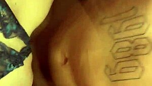 WIR BEIDE AUF DEM ESSTISCH IN VERSCHIEDENEN STELLUNGEN ICH LECK IHRE GEILE MUSCHI SPERMA LÄUFT AUS IHRER GEILEN FOTZE!