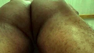 my neighbor loves when i lick her ass