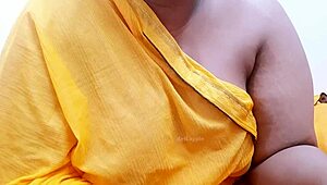 sri lankan tamil lady shows natural tits
