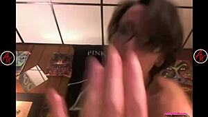 hey, adalynnx working as online camgirl with fingering and squirting 😍