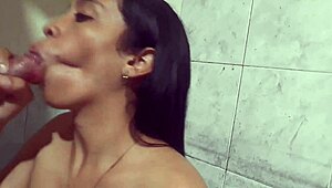 hey, my young stepsister wants to suck my monster cock and fuck her pussy 😏