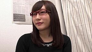 嘿，看宫园桃华巨大日本乳房！