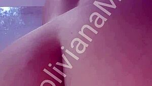 Latina mete berenjena en coño en videollamada del sitio Boliviana Mimi