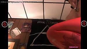 hey, adalynnx working as online camgirl with fingering and squirting 😍