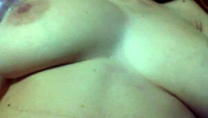 Pussy Cumshot With Vibrator In Bedroom