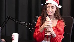fez boquete ficou excitada e tirou a roupa mostrando sua linda buceta e peitos - jujube delícia sheer red - especial de natal
