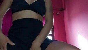 latina secretary asks for tight pussy split for raise