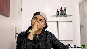 Hei, am chemat un tip aleatoriu de pe stradă să mă fută și i-am făcut ziua ca unui prinț