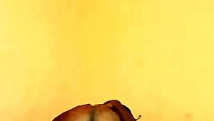 สาวน่ารัก 18+ สำรวจด้านดุร้ายด้วยของเล่นดำเอเบนี่