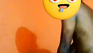 Dolce teen 18+ esplora lato selvaggio con vibe ebony nera