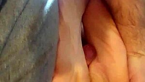 foot massage turns into hot footjob cumshot 😏