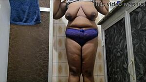 โอ๊ย จับได้แม่เลี้ยงในห้องอาบน้ำ แล้วเราก็แตกกันเลย