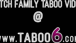 Milf rubia Sadie Summer pillada masturbándose por joven virgen 18+ cachondo