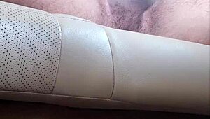Petite amateur girl swallows cum on the backseat
