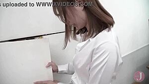 아카리, 섹시 선생님이 순진한 매력으로 매 수업마다 유혹해