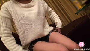 she gave a sizzling blowjob with ball licking and i got so excited