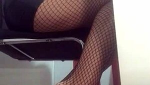 Dominalucia hypnotizes slaves via webcam