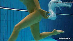 Wow, hot Kristy babe in swimming pool