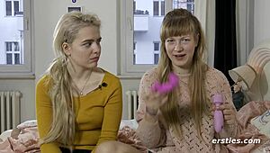 Wow! Amatérské lesby se ponoří do análu a kundičkové hry s hračkami