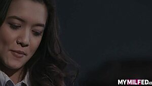 Alex de la Flor and Reagan Foxx kiss and trib passionately 😘