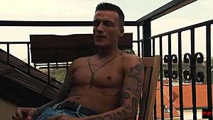 wow, ranbir and deepika in steamy indian sex scene from ang laga de!