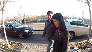 Hé doki, segíts a szűz csajok himen ellenőrzésével, ja? 😜