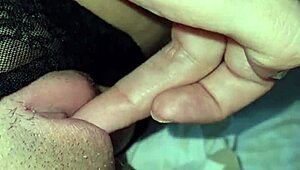 This nice shaved pussy from amateurs looks so inviting