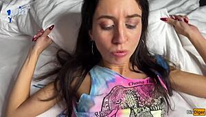 네 팬티가 너무 젖었어, 박고 그 위에 싸줄게