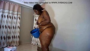 Thick South African BBW goes wild on live cam in dirty bath show.