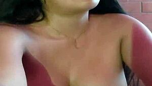 Cinthya Campos Dances Seductively in Video