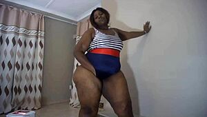 Thick South African BBW goes wild on live cam in dirty bath show.