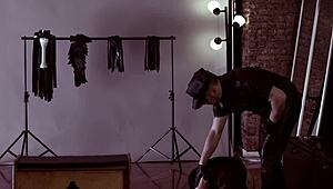 master joshua courts miss cat in kinky leather session 😈