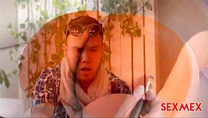 isotissinen MILF Cassandra Lujan korkokengissä