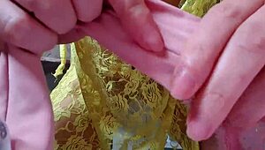 Vuile panties uit bij latina kont, proeven vanbinnen