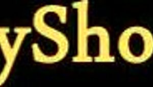 Busty stiefmoeder lokt nieuwe stiefdochter in stoomactie... wow! 😍